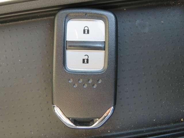 e:HEVホーム 20周年特別仕様車 メゾン 弊社デモカー 純正メモリーナビ Bluetooth USB ETC2.0 バックカメラ LEDヘッドライト オートハイビーム シートヒーター 16インチアルミホイール スマートキー イモビ 禁煙車(20枚目)