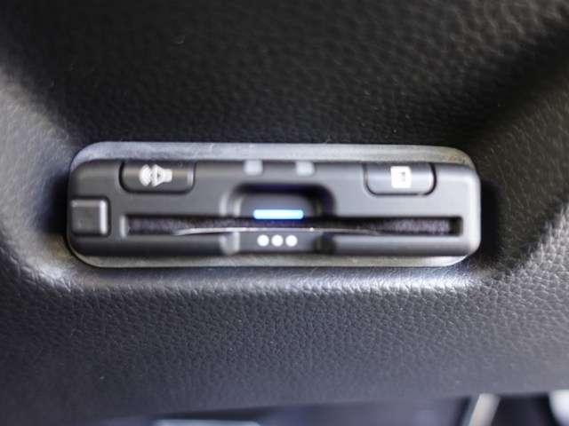 e:HEVホーム 9インチギャザズメモリーナビ フルセグTV Bluetooth ミュージックサーバー CD SD USB ETC バックカメラ LEDヘッドライト オートライト スマートキー 禁煙車 ワンオーナーカー(19枚目)