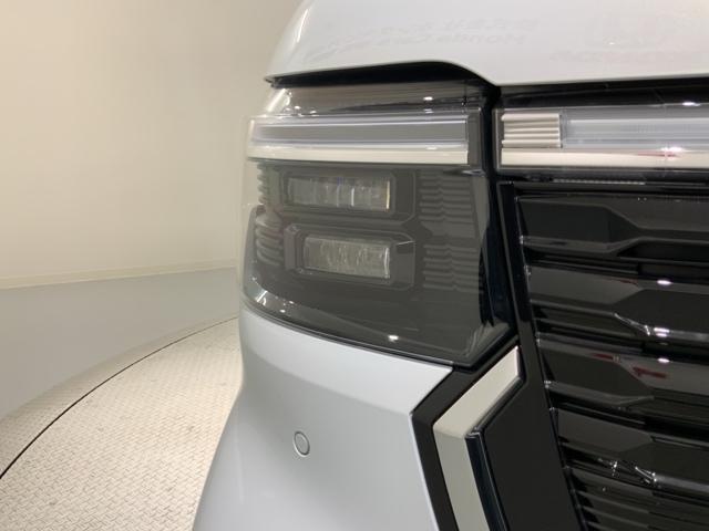 Ｎ－ＢＯＸカスタム ターボ　ＨＳＥＮＳＩＮＧ新車保証試乗車ワンオ－ナ－　イモビライザー　１オナ　衝突被害軽減　キーフリー　ＥＳＣ　パワステ　ＤＶＤ再生　両席エアバック　サイドエアバッグ　ターボ車　ＵＳＢ接続　スマキー　Ｂカメ（8枚目）