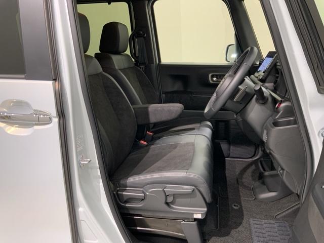 Ｎ－ＢＯＸカスタム ターボ　ＨＳＥＮＳＩＮＧ新車保証試乗車ワンオ－ナ－　イモビライザー　１オナ　衝突被害軽減　キーフリー　ＥＳＣ　パワステ　ＤＶＤ再生　両席エアバック　サイドエアバッグ　ターボ車　ＵＳＢ接続　スマキー　Ｂカメ（17枚目）