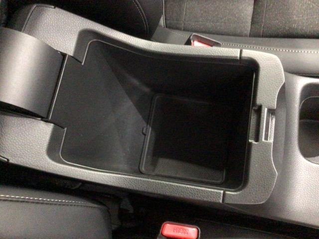 ヴェゼル e:HEVZ HSENSING最長5年保証ワンオ-ナ-ナビ 衝突回避支援ブレーキ機能 1オナ スマキ Pトランク フルオートエアコン Dレコ エアバッグ 両席エアバック Rカメ 記録簿付 パワーウィンドウ USB(25枚目)