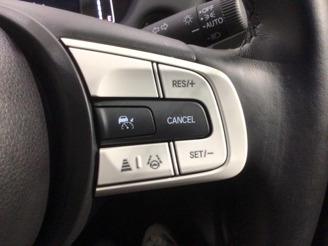 フィット ｅ：ＨＥＶホーム　ＨＳＥＮＳＩＮＧ　新車保証試乗車　ワンオ－ナ－　ナビＶＸＵ－２４５ＦＴＩ　ＴＶ　Ｒカメラ　ＣＤ録音　ＢＴオーディオ　ＤＶＤ　ＥＴＣ　ＬＥＤライト　ＶＳＡ　クルコン　スマ－トキ－　盗難防止装置　１オナ（11枚目）