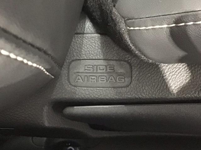 フィット ｅ：ＨＥＶホーム　ＨＳＥＮＳＩＮＧ　新車保証試乗車　ワンオ－ナ－　ナビＶＸＵ－２４５ＦＴＩ　ＴＶ　Ｒカメラ　ＣＤ録音　ＢＴオーディオ　ＤＶＤ　ＥＴＣ　ＬＥＤライト　ＶＳＡ　クルコン　スマ－トキ－　盗難防止装置　１オナ（24枚目）