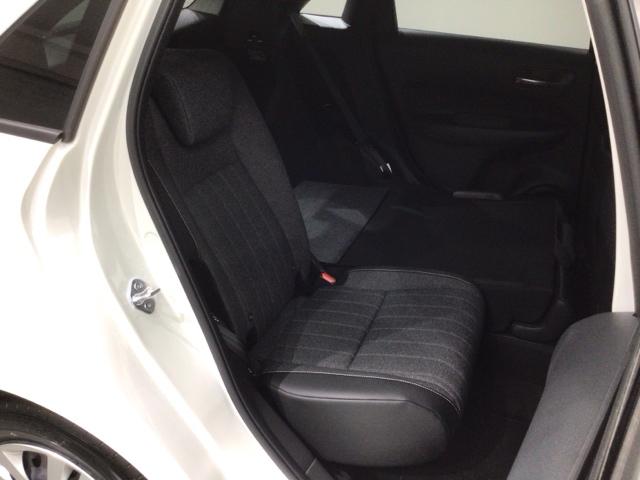 フィット ｅ：ＨＥＶホーム　ＨＳＥＮＳＩＮＧ　新車保証試乗車　ワンオ－ナ－　ナビＶＸＵ－２４５ＦＴＩ　ＴＶ　Ｒカメラ　ＣＤ録音　ＢＴオーディオ　ＤＶＤ　ＥＴＣ　ＬＥＤライト　ＶＳＡ　クルコン　スマ－トキ－　盗難防止装置　１オナ（33枚目）