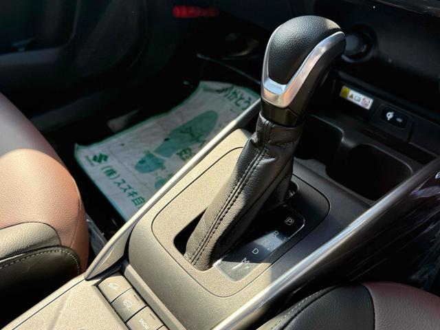 フロンクス ベースグレード　４ＷＤ　ＥＴＣ　全周囲カメラ　クリアランスソナー　オートクルーズコントロール　レーンアシスト　衝突被害軽減システム　ナビ　ＴＶ　オートライト　ＬＥＤヘッドランプ　アルミホイール　スマートキー（7枚目）