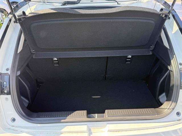 フロンクス ベースグレード　４ＷＤ　ＥＴＣ　全周囲カメラ　クリアランスソナー　オートクルーズコントロール　レーンアシスト　衝突被害軽減システム　ナビ　ＴＶ　オートライト　ＬＥＤヘッドランプ　アルミホイール　スマートキー（19枚目）