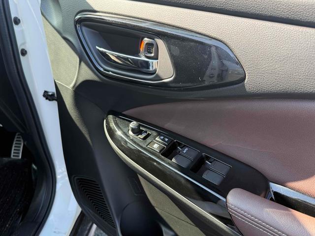 フロンクス ベースグレード　４ＷＤ　ＥＴＣ　全周囲カメラ　クリアランスソナー　オートクルーズコントロール　レーンアシスト　衝突被害軽減システム　ナビ　ＴＶ　オートライト　ＬＥＤヘッドランプ　アルミホイール　スマートキー（31枚目）