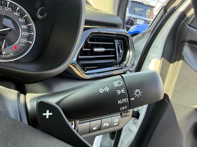 フロンクス ベースグレード　４ＷＤ　ＥＴＣ　全周囲カメラ　クリアランスソナー　オートクルーズコントロール　レーンアシスト　衝突被害軽減システム　ナビ　ＴＶ　オートライト　ＬＥＤヘッドランプ　アルミホイール　スマートキー（42枚目）