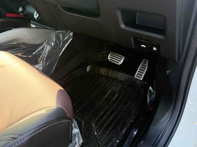 フロンクス ベースグレード　４ＷＤ　ＥＴＣ　全周囲カメラ　クリアランスソナー　オートクルーズコントロール　レーンアシスト　衝突被害軽減システム　ナビ　ＴＶ　オートライト　ＬＥＤヘッドランプ　アルミホイール　スマートキー（44枚目）
