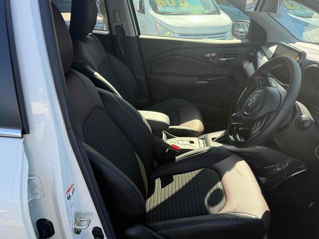 フロンクス ベースグレード　４ＷＤ　ＥＴＣ　全周囲カメラ　クリアランスソナー　オートクルーズコントロール　レーンアシスト　衝突被害軽減システム　ナビ　ＴＶ　オートライト　ＬＥＤヘッドランプ　アルミホイール　スマートキー（48枚目）