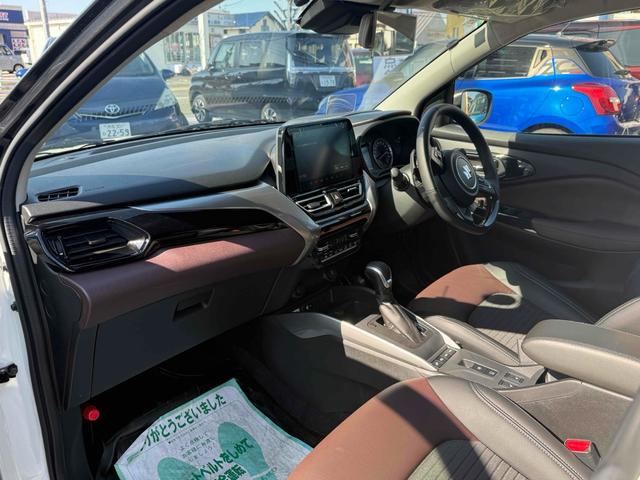 フロンクス ベースグレード　４ＷＤ　ＥＴＣ　全周囲カメラ　クリアランスソナー　オートクルーズコントロール　レーンアシスト　衝突被害軽減システム　ナビ　ＴＶ　オートライト　ＬＥＤヘッドランプ　アルミホイール　スマートキー（55枚目）