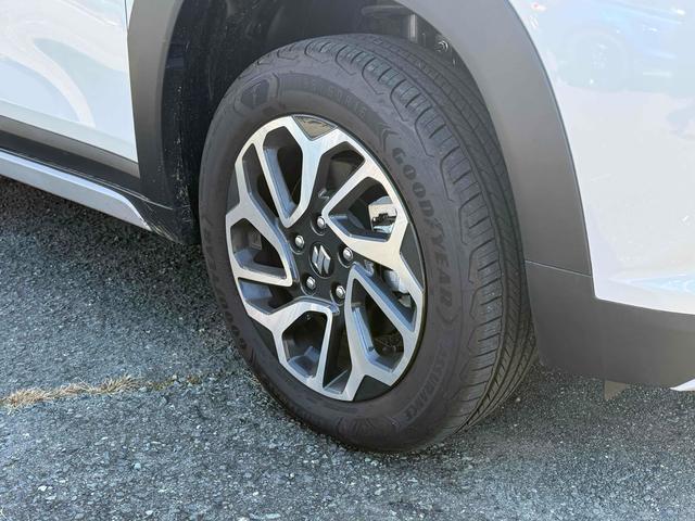 フロンクス ベースグレード　４ＷＤ　ＥＴＣ　全周囲カメラ　クリアランスソナー　オートクルーズコントロール　レーンアシスト　衝突被害軽減システム　ナビ　ＴＶ　オートライト　ＬＥＤヘッドランプ　アルミホイール　スマートキー（63枚目）