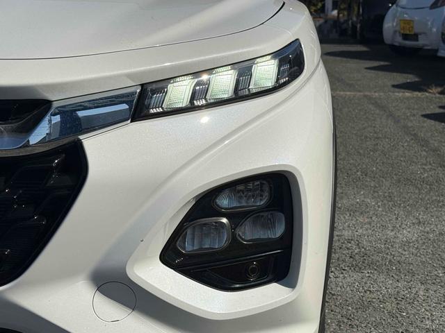 フロンクス ベースグレード　４ＷＤ　ＥＴＣ　全周囲カメラ　クリアランスソナー　オートクルーズコントロール　レーンアシスト　衝突被害軽減システム　ナビ　ＴＶ　オートライト　ＬＥＤヘッドランプ　アルミホイール　スマートキー（65枚目）