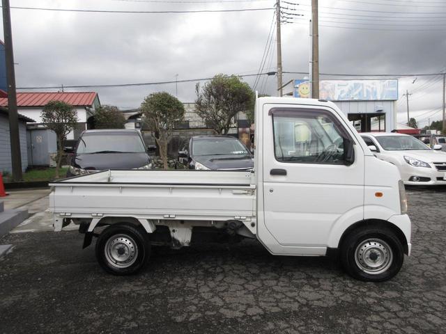 KCエアコン・パワステ 1年保証付 走行59千km 5速マニュアル車 パートタイム4WD 高低二段切替式後輪駆動ベース AM・FMラジオ エアコン パワーステアリング タイミングチェーン 2人乗 軽トラック(22枚目)
