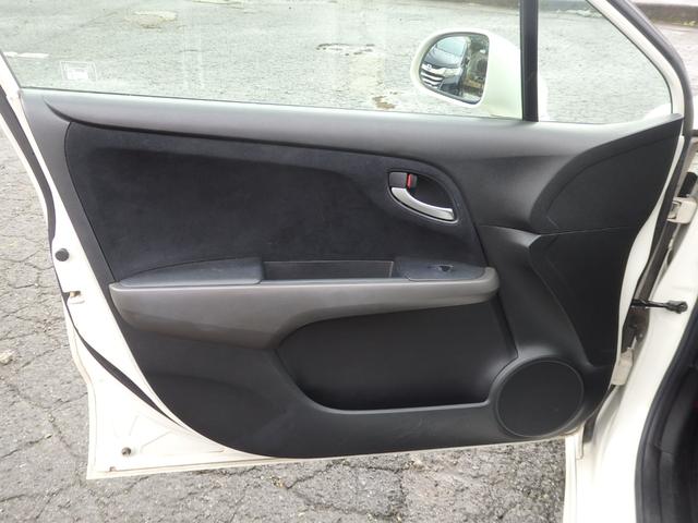 ストリーム RSZ 1年保証付 バックカメラ ETC HIDヘッドライト オートライト キーレスエントリー パドルシフト オートエアコン 電動格納ミラー バニティミラー フォグランプ 純正アルミホイール パワーウィンドウ(50枚目)