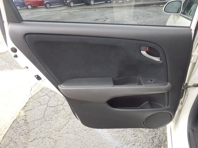 ストリーム RSZ 1年保証付 バックカメラ ETC HIDヘッドライト オートライト キーレスエントリー パドルシフト オートエアコン 電動格納ミラー バニティミラー フォグランプ 純正アルミホイール パワーウィンドウ(51枚目)