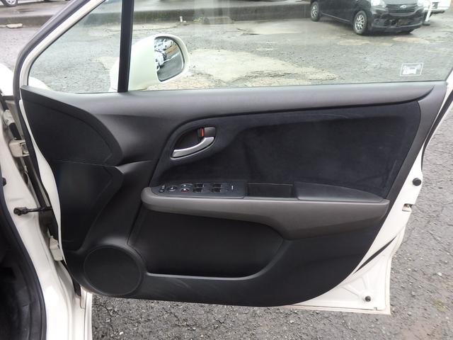 ストリーム RSZ 1年保証付 バックカメラ ETC HIDヘッドライト オートライト キーレスエントリー パドルシフト オートエアコン 電動格納ミラー バニティミラー フォグランプ 純正アルミホイール パワーウィンドウ(52枚目)