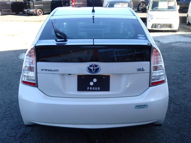 プリウス Ｓツーリングセレクション　１年保証付　車検令和９年８月迄　純正ナビ　フルセグＴＶ　前後ドライブレコーダー　バックカメラ　Ｂｌｕｅｔｏｏｔｈ　ＥＴＣ　ＣＤ・ＤＶＤ再生　ステアリングスイッチ　ＬＥＤヘッドライト　プッシュスタート（8枚目）