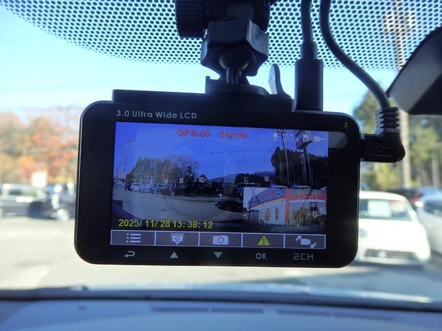 プリウス Ｓツーリングセレクション　１年保証付　車検令和９年８月迄　純正ナビ　フルセグＴＶ　前後ドライブレコーダー　バックカメラ　Ｂｌｕｅｔｏｏｔｈ　ＥＴＣ　ＣＤ・ＤＶＤ再生　ステアリングスイッチ　ＬＥＤヘッドライト　プッシュスタート（14枚目）