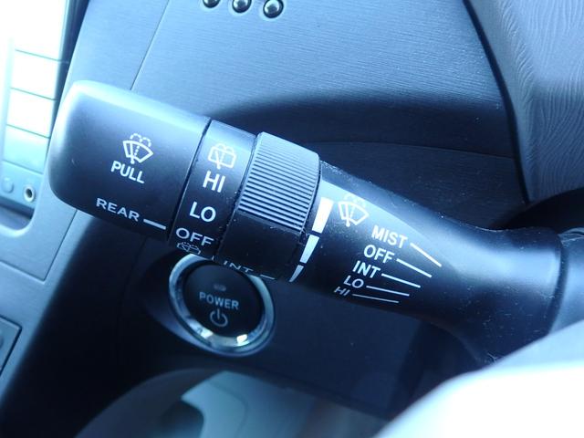 プリウス Ｓツーリングセレクション　１年保証付　車検令和９年８月迄　純正ナビ　フルセグＴＶ　前後ドライブレコーダー　バックカメラ　Ｂｌｕｅｔｏｏｔｈ　ＥＴＣ　ＣＤ・ＤＶＤ再生　ステアリングスイッチ　ＬＥＤヘッドライト　プッシュスタート（19枚目）