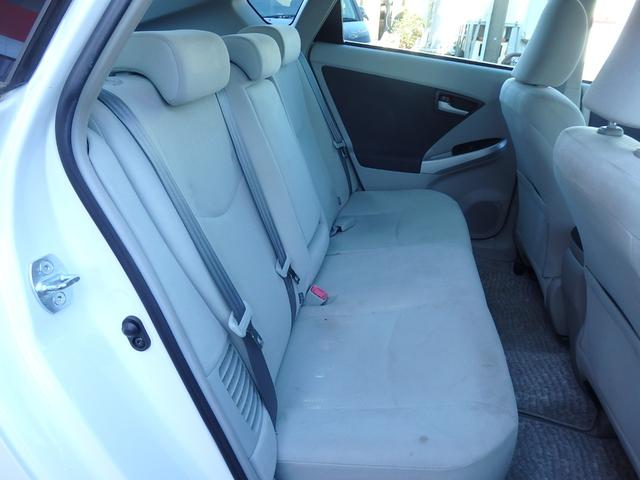 プリウス Ｓツーリングセレクション　１年保証付　車検令和９年８月迄　純正ナビ　フルセグＴＶ　前後ドライブレコーダー　バックカメラ　Ｂｌｕｅｔｏｏｔｈ　ＥＴＣ　ＣＤ・ＤＶＤ再生　ステアリングスイッチ　ＬＥＤヘッドライト　プッシュスタート（26枚目）