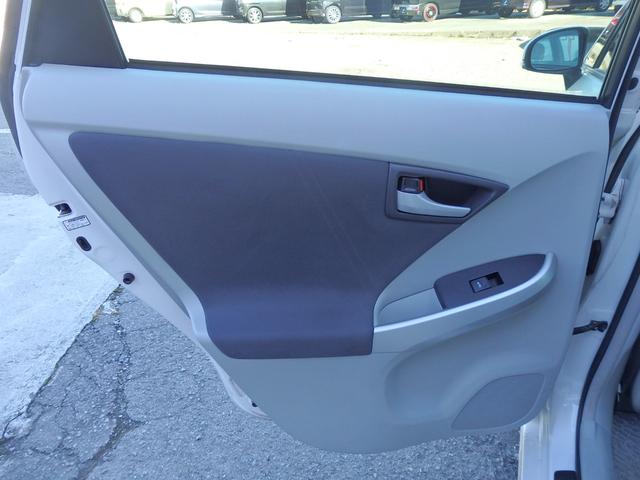 プリウス Ｓツーリングセレクション　１年保証付　車検令和９年８月迄　純正ナビ　フルセグＴＶ　前後ドライブレコーダー　バックカメラ　Ｂｌｕｅｔｏｏｔｈ　ＥＴＣ　ＣＤ・ＤＶＤ再生　ステアリングスイッチ　ＬＥＤヘッドライト　プッシュスタート（52枚目）