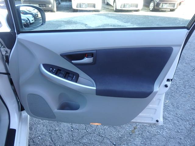 プリウス Ｓツーリングセレクション　１年保証付　車検令和９年８月迄　純正ナビ　フルセグＴＶ　前後ドライブレコーダー　バックカメラ　Ｂｌｕｅｔｏｏｔｈ　ＥＴＣ　ＣＤ・ＤＶＤ再生　ステアリングスイッチ　ＬＥＤヘッドライト　プッシュスタート（53枚目）