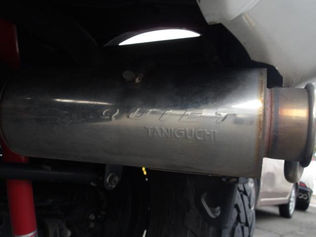 ジムニー ランドベンチャー モンスタースポーツコンプリト 1オーナー ハイトアップサスペション足回カスタム ルーフキャリアー ブースト計 社外マフラ-&グリル&前後バンパー 天井デッドニング デイトナ16インチ225/75R16(14枚目)