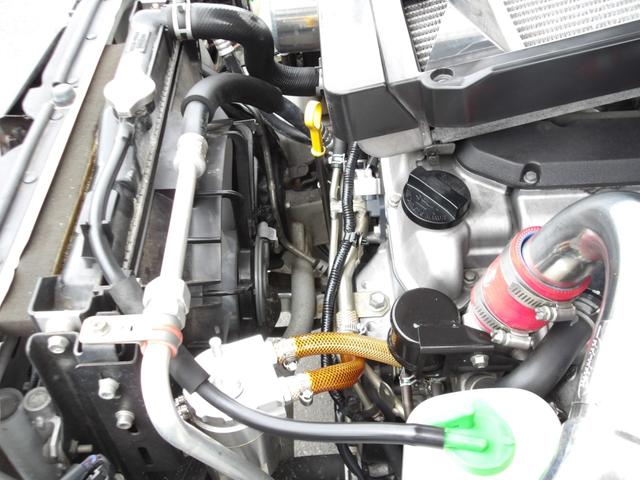 ジムニー ランドベンチャー モンスタースポーツコンプリト 1オーナー ハイトアップサスペション足回カスタム ルーフキャリアー ブースト計 社外マフラ-&グリル&前後バンパー 天井デッドニング デイトナ16インチ225/75R16(25枚目)