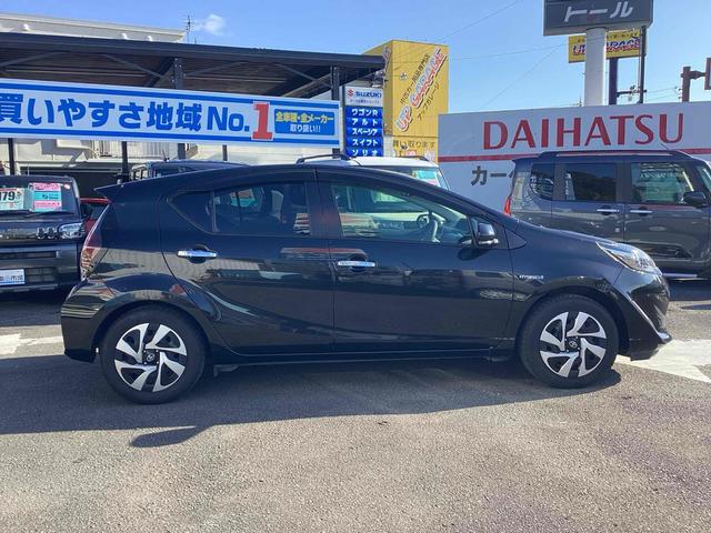 アクア S ドライブレコーダー ETC バックカメラ ナビ 地デジTV クリアランスソナー レーンアシスト 衝突被害軽減システム スマートキー 電動格納ミラー CVT CD オートエアコン(5枚目)