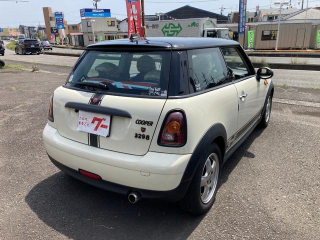 ＭＩＮＩ クーパー　ＥＴＣ　バックカメラ　ナビ　ＴＶ　アルミホイール　ＡＴ　盗難防止システム　ＡＢＳ　エアコン　パワーステアリング　パワーウィンドウ　運転席エアバッグ　助手席エアバッグ　サイドエアバッグ　ＣＤ（14枚目）