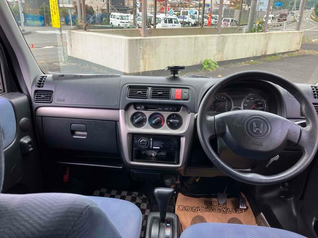 車を運転する際には運転席の存在は欠かせません。なのでしっかりとチェックしたいポイントですね。