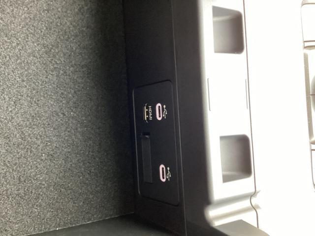 ＣＸ－６０ ＸＤ　エクスクルーシブモード　ＸＤ　エクスクルーシブモード　元試乗車　ホワイトレザー　サンルーフ　ＢＯＳＥスピーカー　ナビＳＤ　３６０度ビューモニター　レーダ（8枚目）