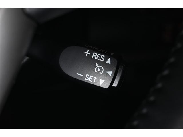 ヴォクシー ZS 煌III 衝突被害軽減システム 両側電動スライド オートクルーズコントロール LEDヘッドランプ メモリーナビ 後席モニター バックカメラ フルセグ DVD再生 CD アルミホイール スマートキー キーレス(18枚目)