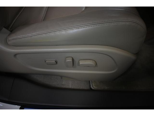 ムラーノ ２５０ＸＶ　ＦＯＵＲ　４ＷＤ　サンルーフ　革シート　オートクルーズコントロール　ＨＩＤヘッドライト　ＨＤＤナビ　バックカメラ　ＥＴＣ　フルセグ　ミュージックプレイヤー接続可　ＤＶＤ再生　ＣＤ　アルミホイール　スマートキー（25枚目）