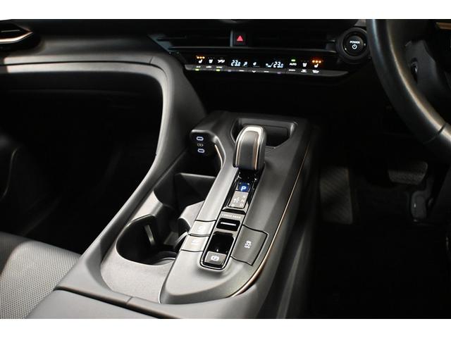 クラウンクロスオーバー Gアドバンスド・レザーパッケージ 4WD ハイブリッド 衝突被害軽減システム 革シート オートクルーズコントロール LEDヘッドランプ 100V電源 バックカメラ ETC ドラレコ フルセグ ミュージックプレイヤー接続可 スマートキー(12枚目)