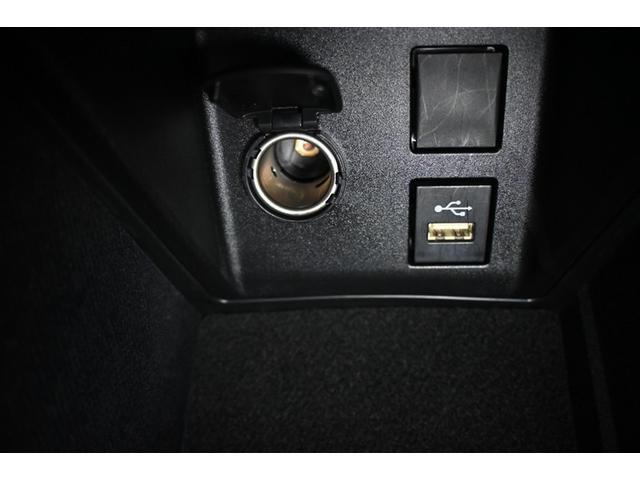 クラウンクロスオーバー Gアドバンスド・レザーパッケージ 4WD ハイブリッド 衝突被害軽減システム 革シート オートクルーズコントロール LEDヘッドランプ 100V電源 バックカメラ ETC ドラレコ フルセグ ミュージックプレイヤー接続可 スマートキー(16枚目)