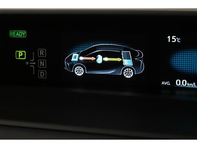 プリウス Ｓ　ハイブリッド　衝突被害軽減システム　オートクルーズコントロール　ＬＥＤヘッドランプ　１００Ｖ電源　メモリーナビ　バックカメラ　ＥＴＣ　ワンセグ　ミュージックプレイヤー接続可　ＣＤ　アルミホイール（6枚目）