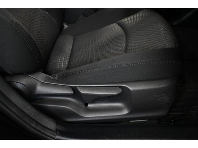 プリウス Ｓ　ハイブリッド　衝突被害軽減システム　オートクルーズコントロール　ＬＥＤヘッドランプ　１００Ｖ電源　メモリーナビ　バックカメラ　ＥＴＣ　ワンセグ　ミュージックプレイヤー接続可　ＣＤ　アルミホイール（26枚目）