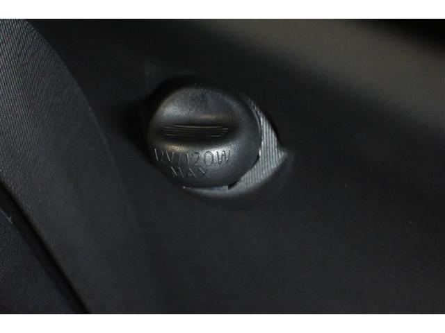 アクア Ｓ　ハイブリッド　メモリーナビ　バックカメラ　ＥＴＣ　フルセグ　ＤＶＤ再生　ＣＤ　キーレス　オートマ（11枚目）