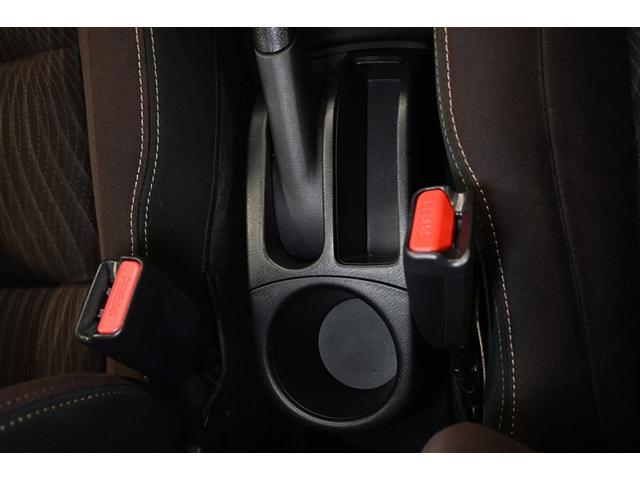 アクア Ｇ　ハイブリッド　衝突被害軽減システム　オートクルーズコントロール　メモリーナビ　バックカメラ　ＥＴＣ　フルセグ　ミュージックプレイヤー接続可　ＤＶＤ再生　ＣＤ　アルミホイール　スマートキー　キーレス（15枚目）