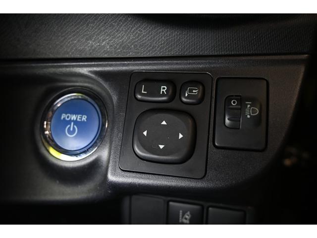 アクア Ｇ　ハイブリッド　衝突被害軽減システム　オートクルーズコントロール　メモリーナビ　バックカメラ　ＥＴＣ　フルセグ　ミュージックプレイヤー接続可　ＤＶＤ再生　ＣＤ　アルミホイール　スマートキー　キーレス（24枚目）