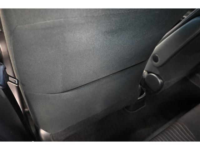 アクア Ｇ　ハイブリッド　衝突被害軽減システム　オートクルーズコントロール　メモリーナビ　バックカメラ　ＥＴＣ　フルセグ　ミュージックプレイヤー接続可　ＤＶＤ再生　ＣＤ　アルミホイール　スマートキー　キーレス（29枚目）