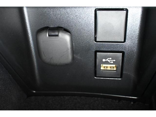 クラウンクロスオーバー Ｇアドバンスド・レザーパッケージ　４ＷＤ　ハイブリッド　衝突被害軽減システム　革シート　オートクルーズコントロール　ＬＥＤヘッドランプ　１００Ｖ電源　バックカメラ　ＥＴＣ　ドラレコ　フルセグ　ミュージックプレイヤー接続可　スマートキー（17枚目）