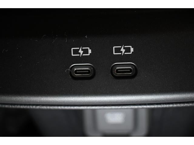 クラウンクロスオーバー Ｇアドバンスド・レザーパッケージ　４ＷＤ　ハイブリッド　衝突被害軽減システム　革シート　オートクルーズコントロール　ＬＥＤヘッドランプ　１００Ｖ電源　バックカメラ　ＥＴＣ　ドラレコ　フルセグ　ミュージックプレイヤー接続可　スマートキー（18枚目）