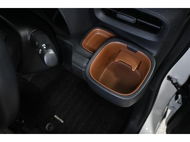 シエンタ Ｚ　衝突被害軽減システム　両側電動スライド　オートクルーズコントロール　ＬＥＤヘッドランプ　バックカメラ　ＥＴＣ　ドラレコ　ミュージックプレイヤー接続可　ＤＶＤ再生　ＣＤ　スマートキー　キーレス　ＣＶＴ（21枚目）