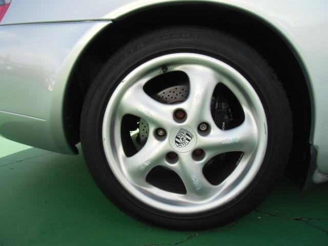 911カレラ TYPE996ティプトロニック 社外HDDナビ 可変リヤスポイラー 本革シート(35枚目)