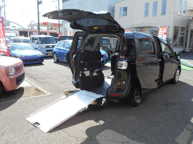 X ウェルキャブ X 車いす仕様車(タイプI)助手席側セカンドシート付(4枚目)
