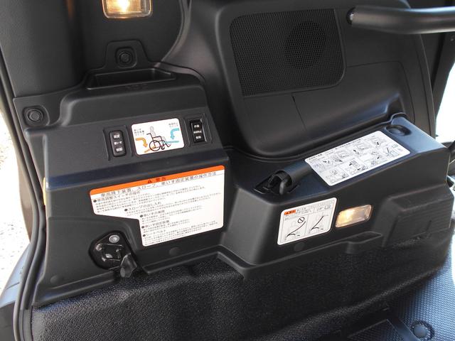 X ウェルキャブ X 車いす仕様車(タイプI)助手席側セカンドシート付(6枚目)
