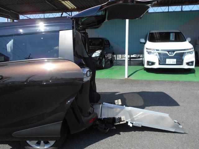 X ウェルキャブ X 車いす仕様車(タイプI)助手席側セカンドシート付(9枚目)